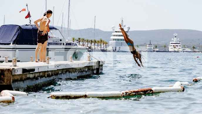 Deca doputovala u Tivat